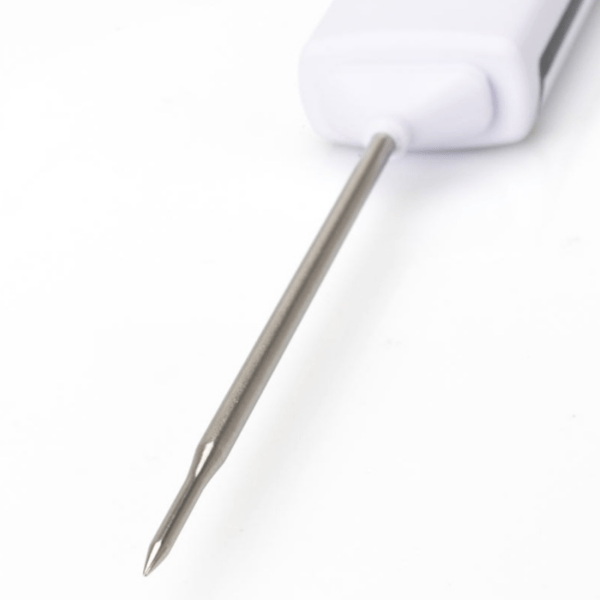 Labset termómetro Thermalite_detalhe2 Termómetro Thermalite a demonstrar a ponta de metal