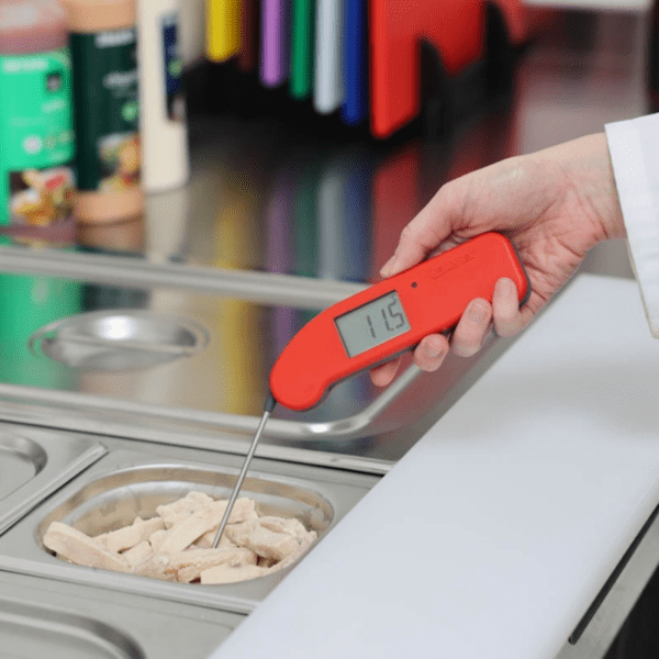 Labset termometro Thermapen One vermelho_2 Termómetro Thermapen® ONE a ser utilizado